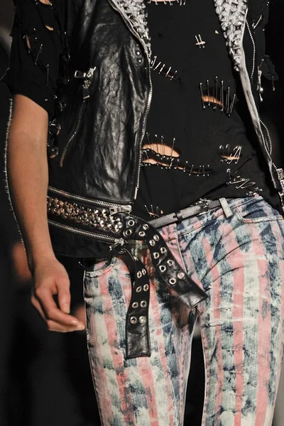 Look 29
